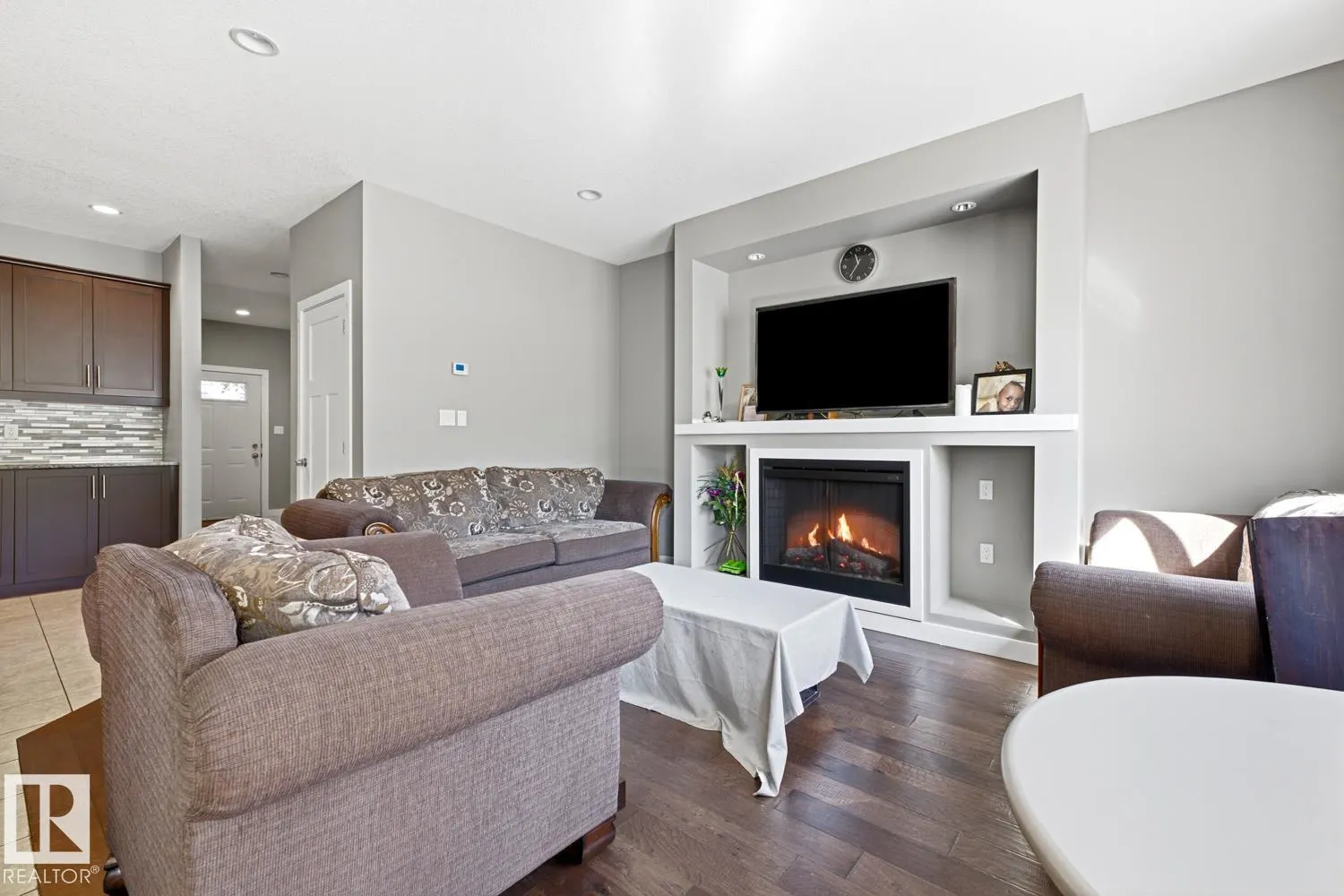 11827 56 ST NW