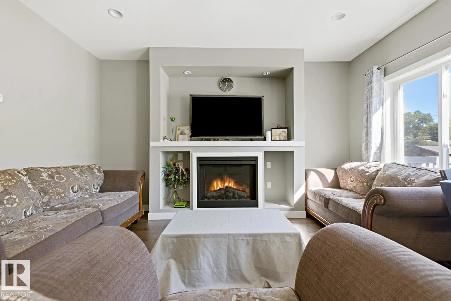 11827 56 ST NW