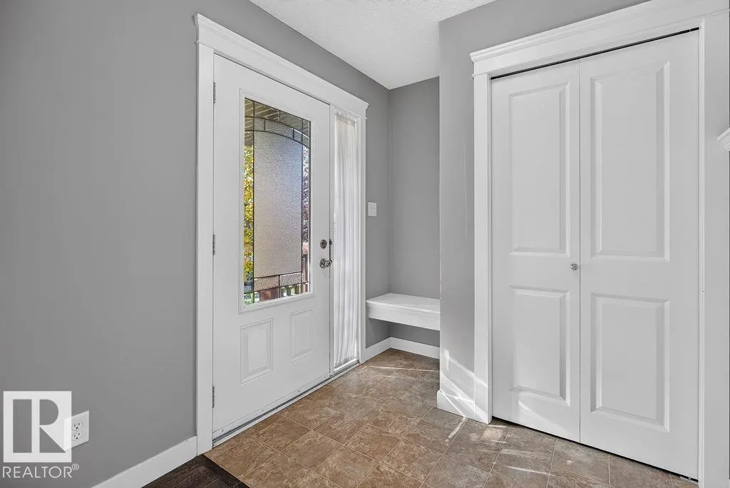 12 MEADOWLAND CR