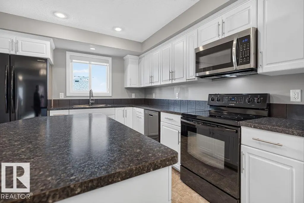 12 MEADOWLAND CR