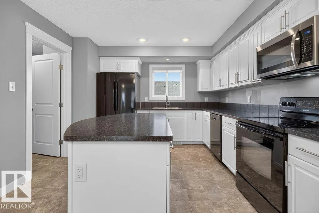 12 MEADOWLAND CR