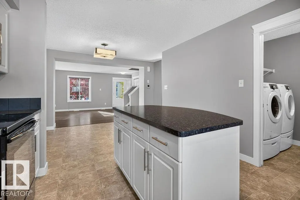 12 MEADOWLAND CR