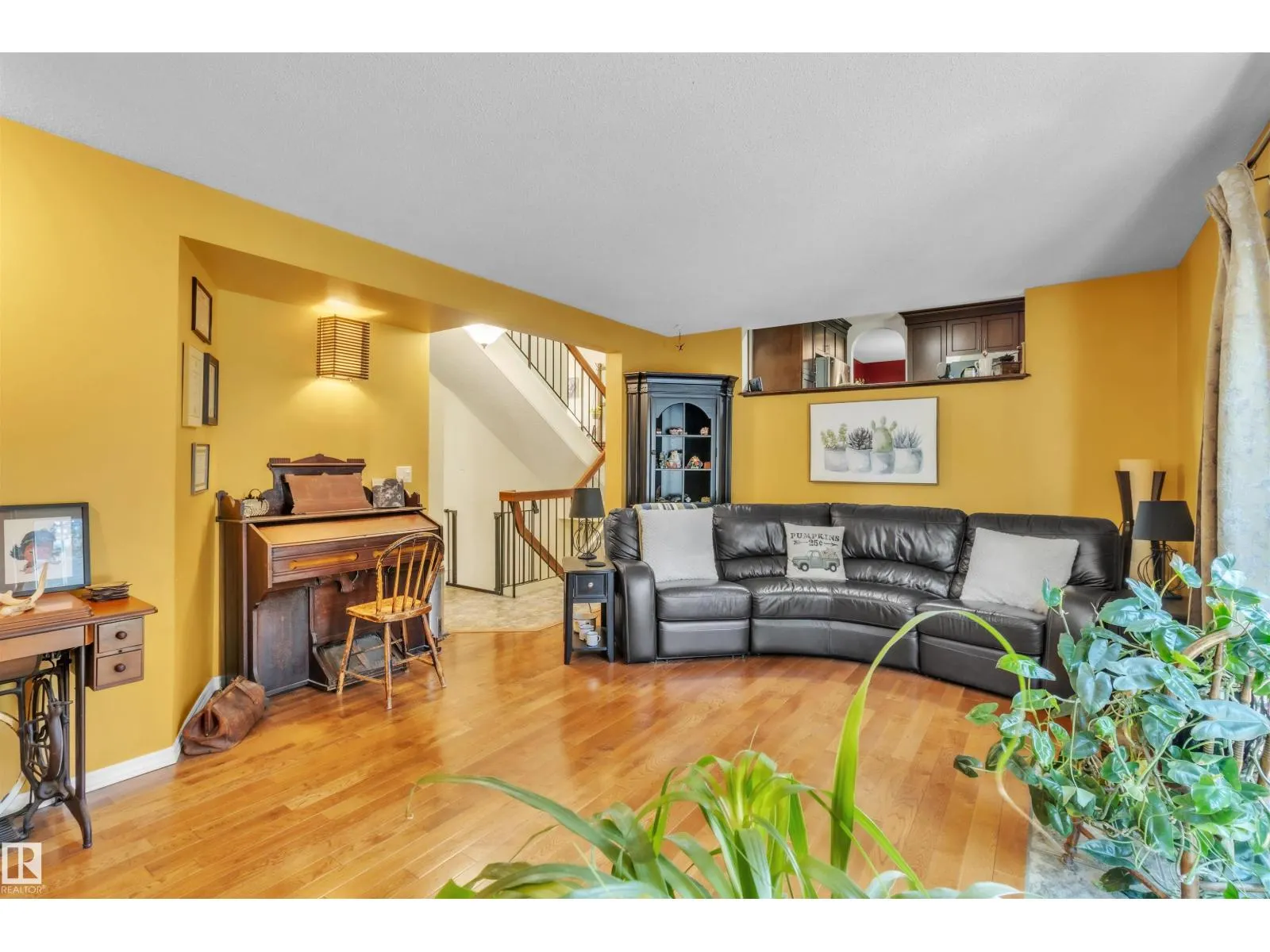 76 GARIEPY CR NW