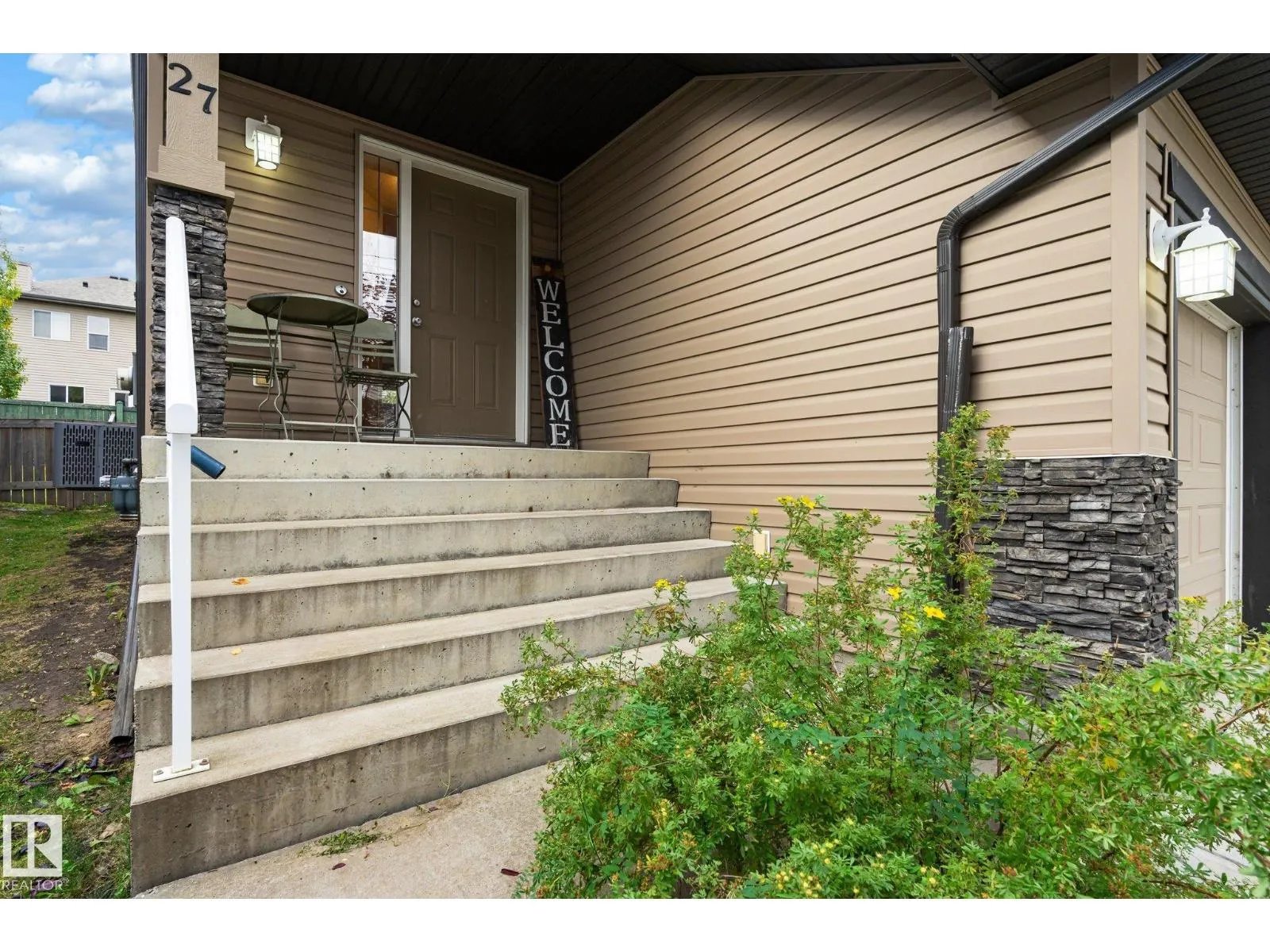#27 85 SPRUCE VILLAGE DR