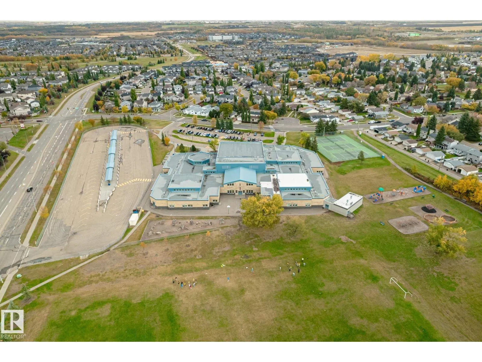 #27 85 SPRUCE VILLAGE DR