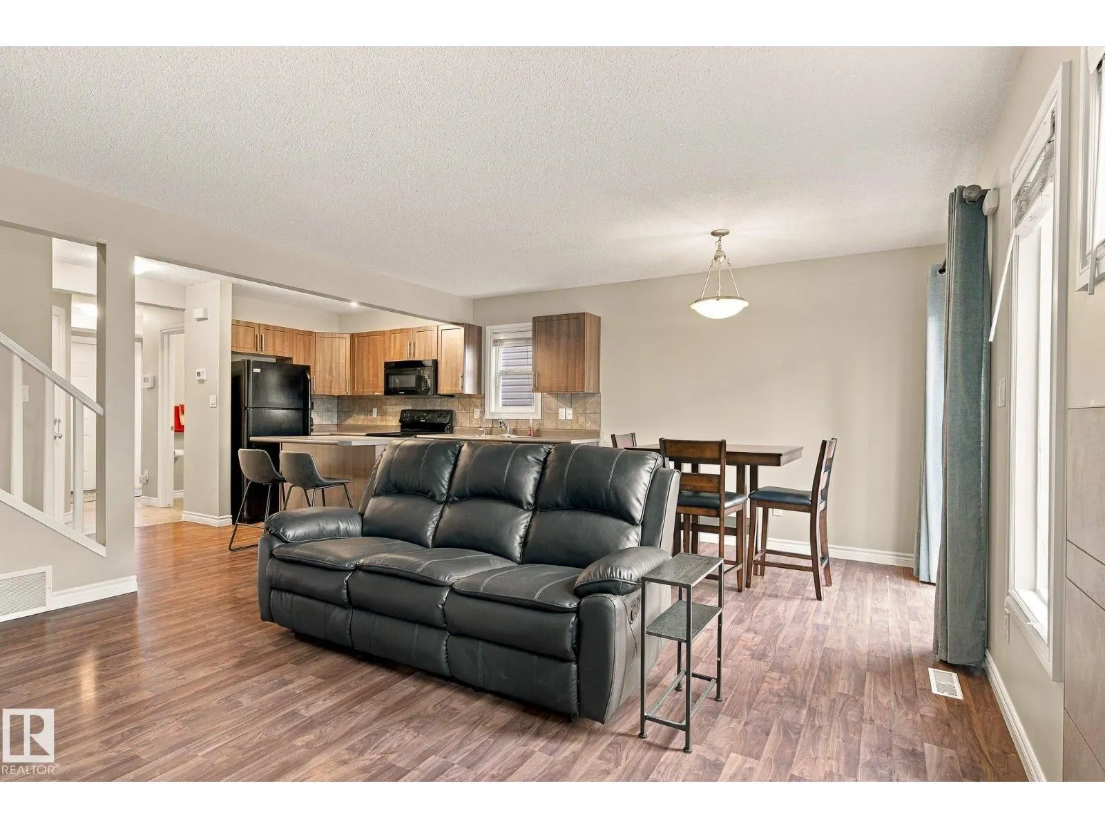 #27 85 SPRUCE VILLAGE DR
