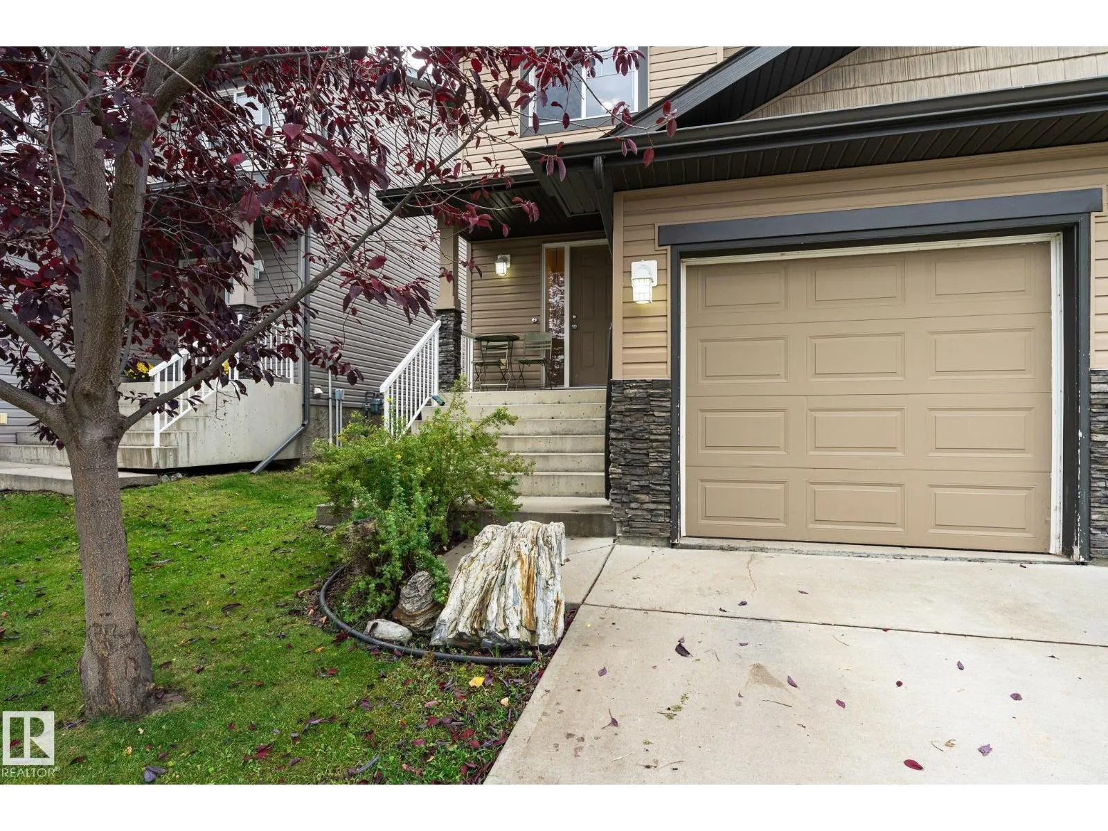 #27 85 SPRUCE VILLAGE DR