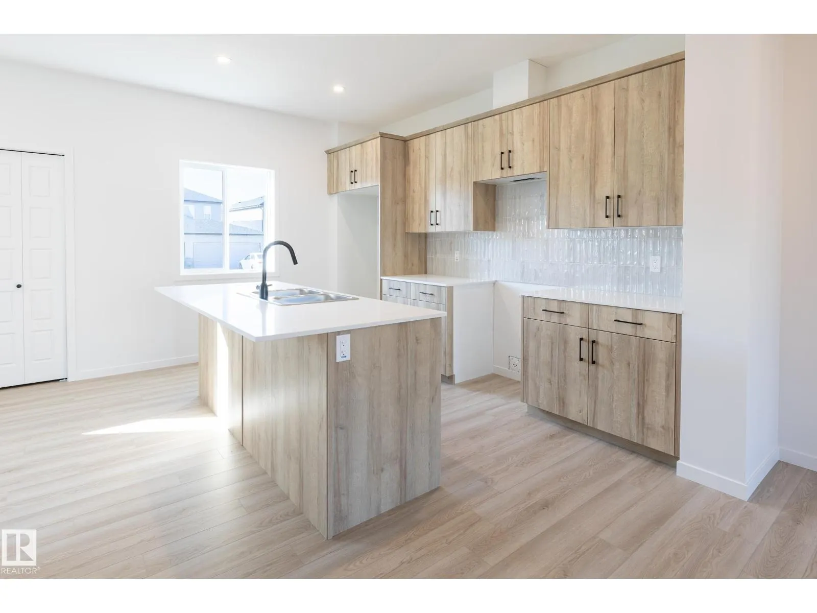 213 Wattle RD