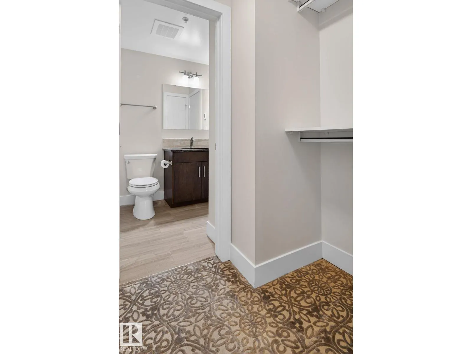 #514 200 BELLEROSE DR