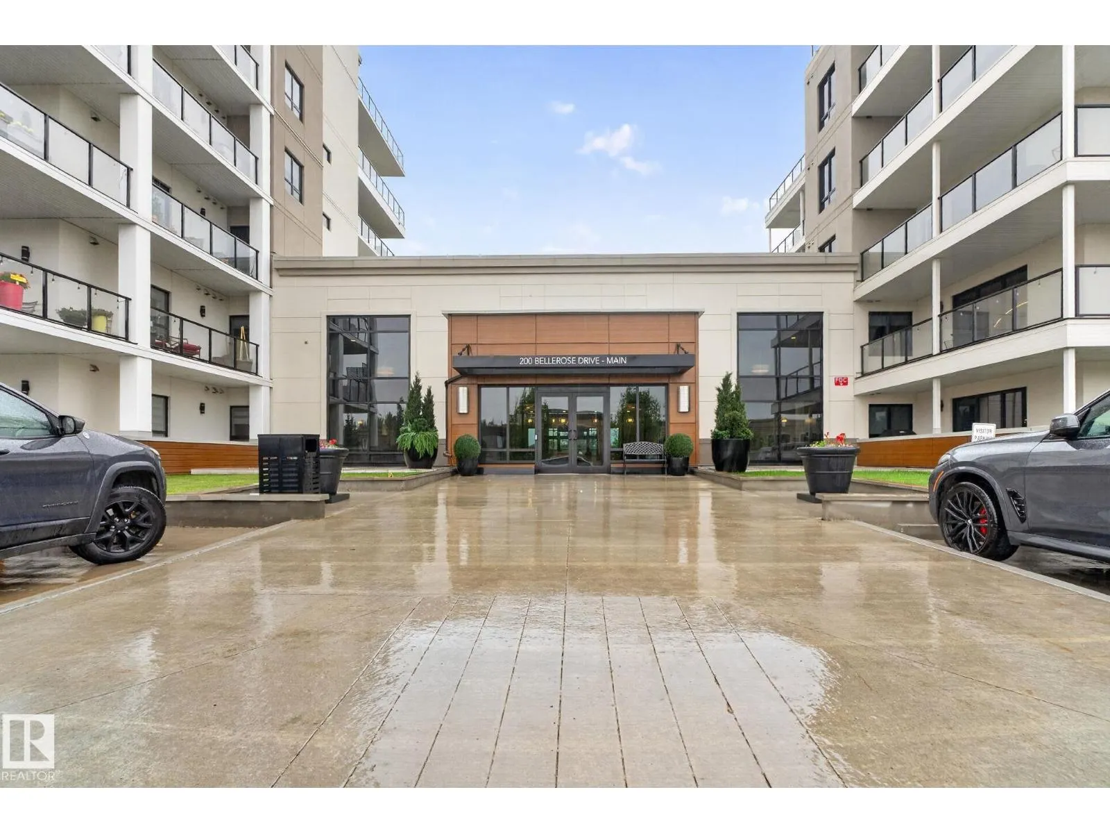 #514 200 BELLEROSE DR
