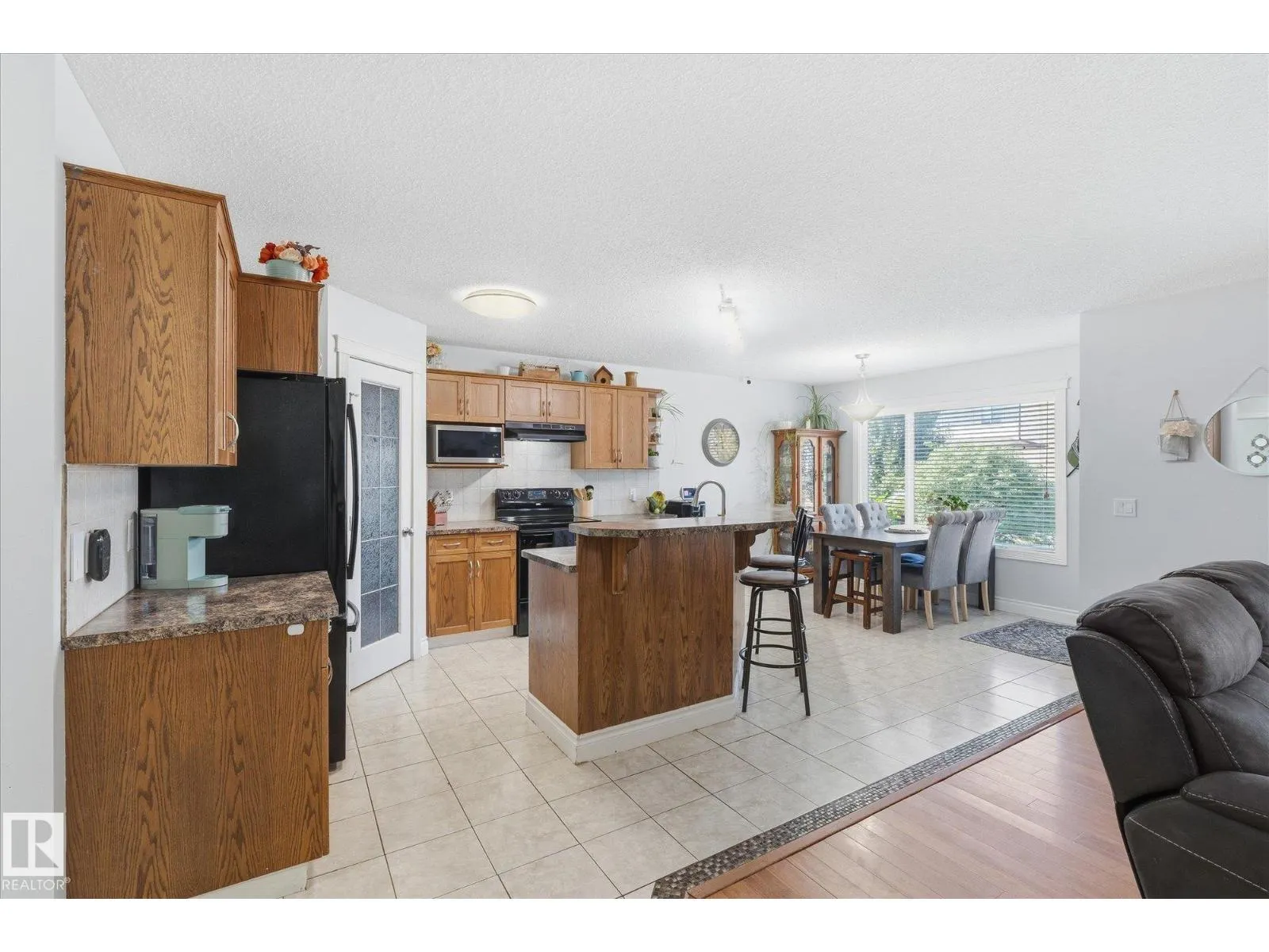 70 GREENFIELD WY