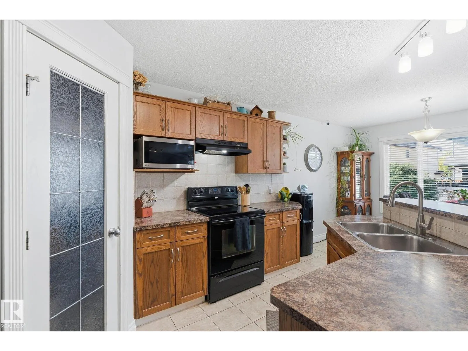70 GREENFIELD WY