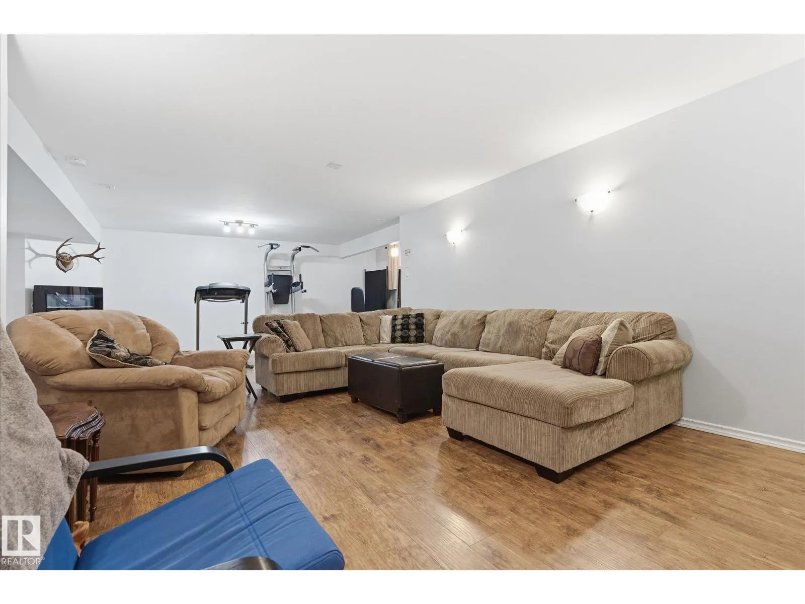 70 GREENFIELD WY