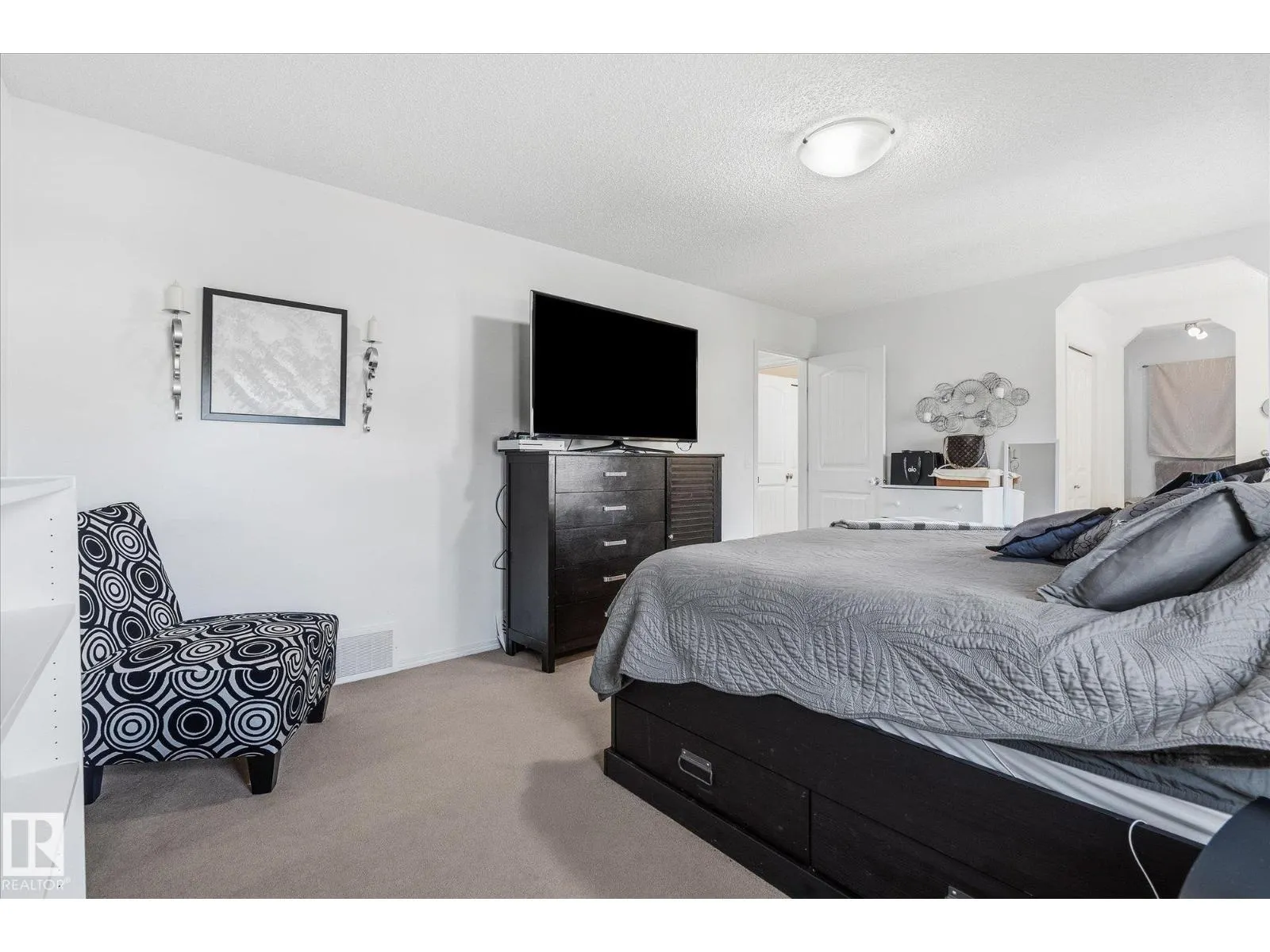 70 GREENFIELD WY