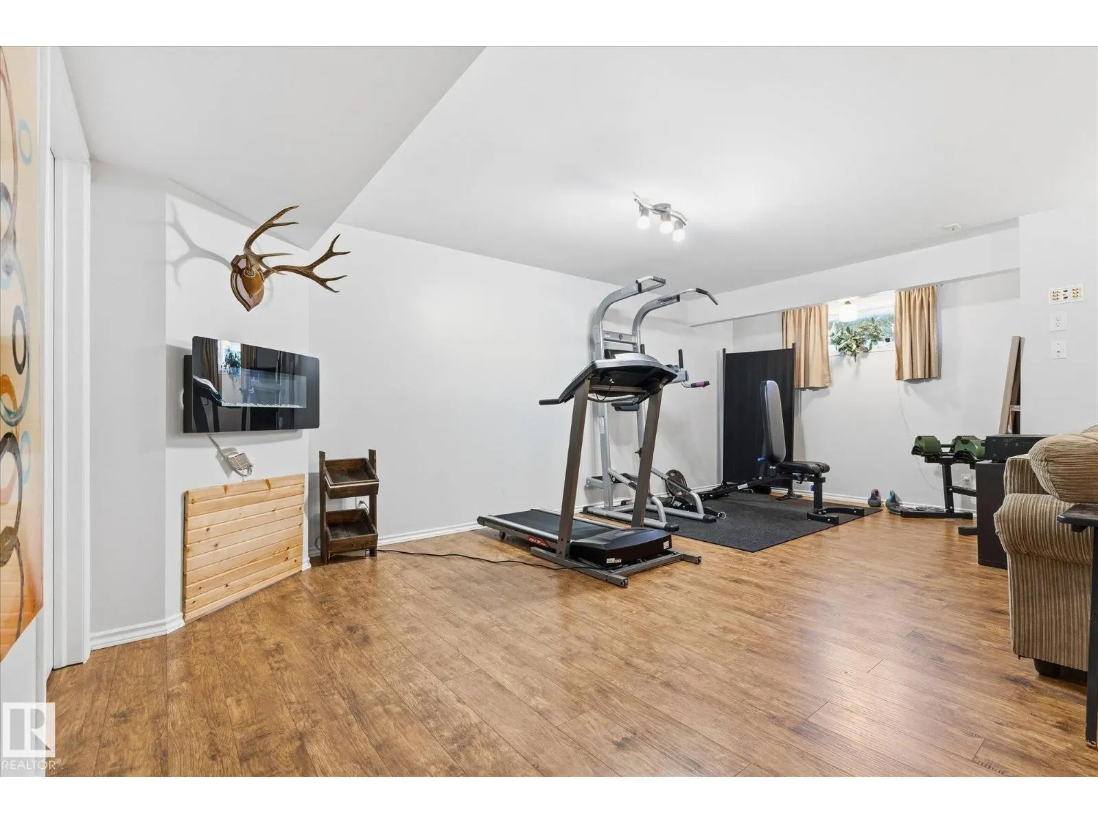 70 GREENFIELD WY