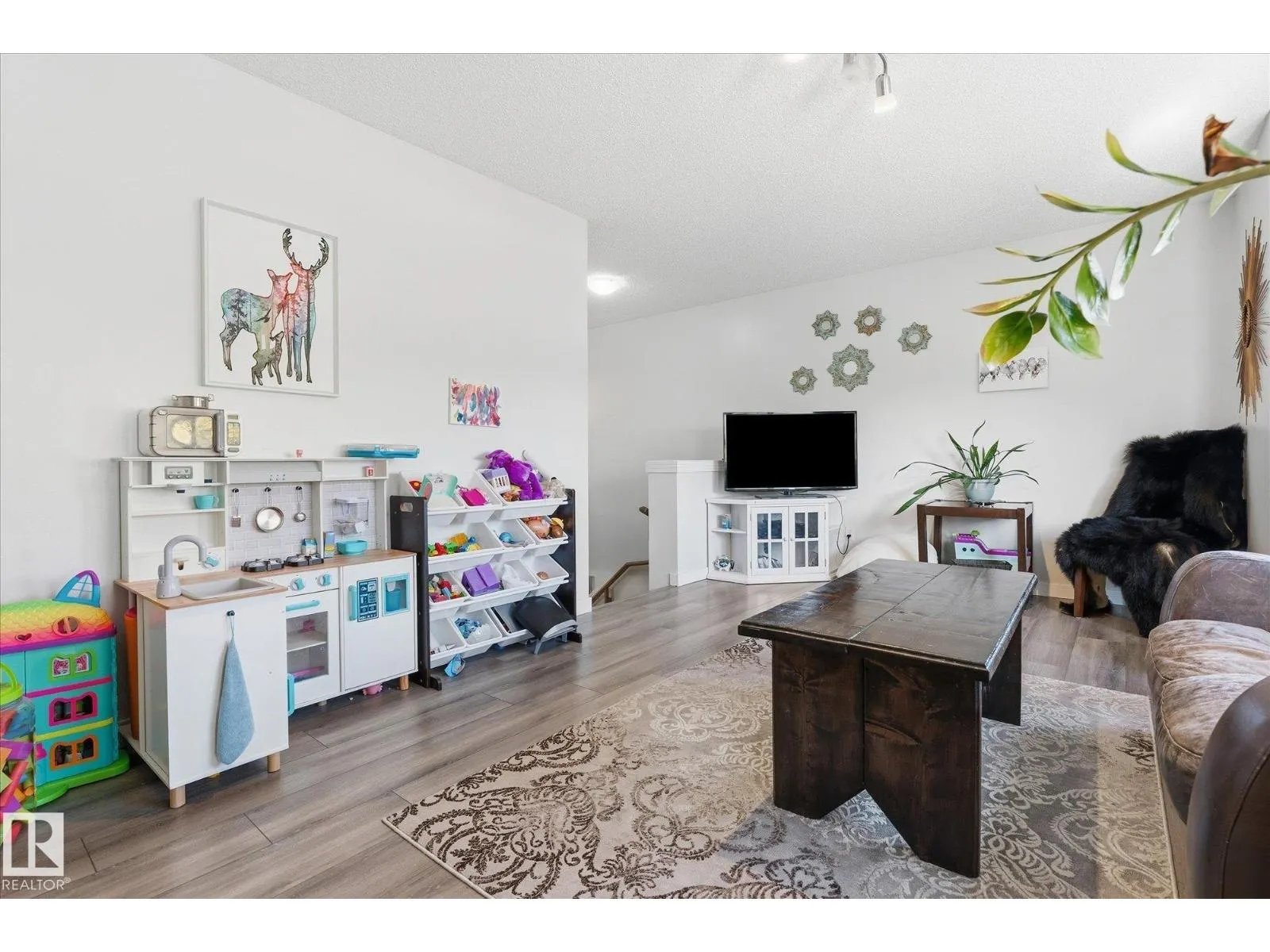 70 GREENFIELD WY