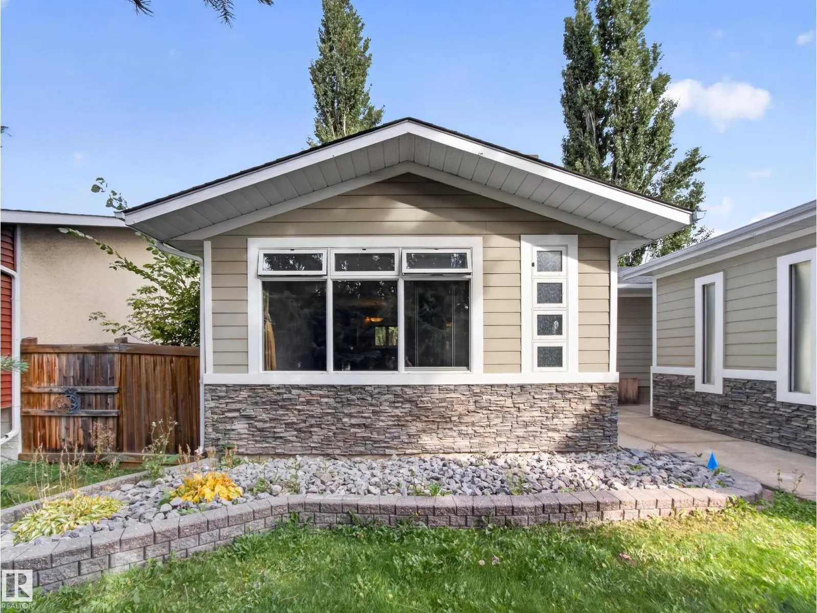16 GREENWOOD WY