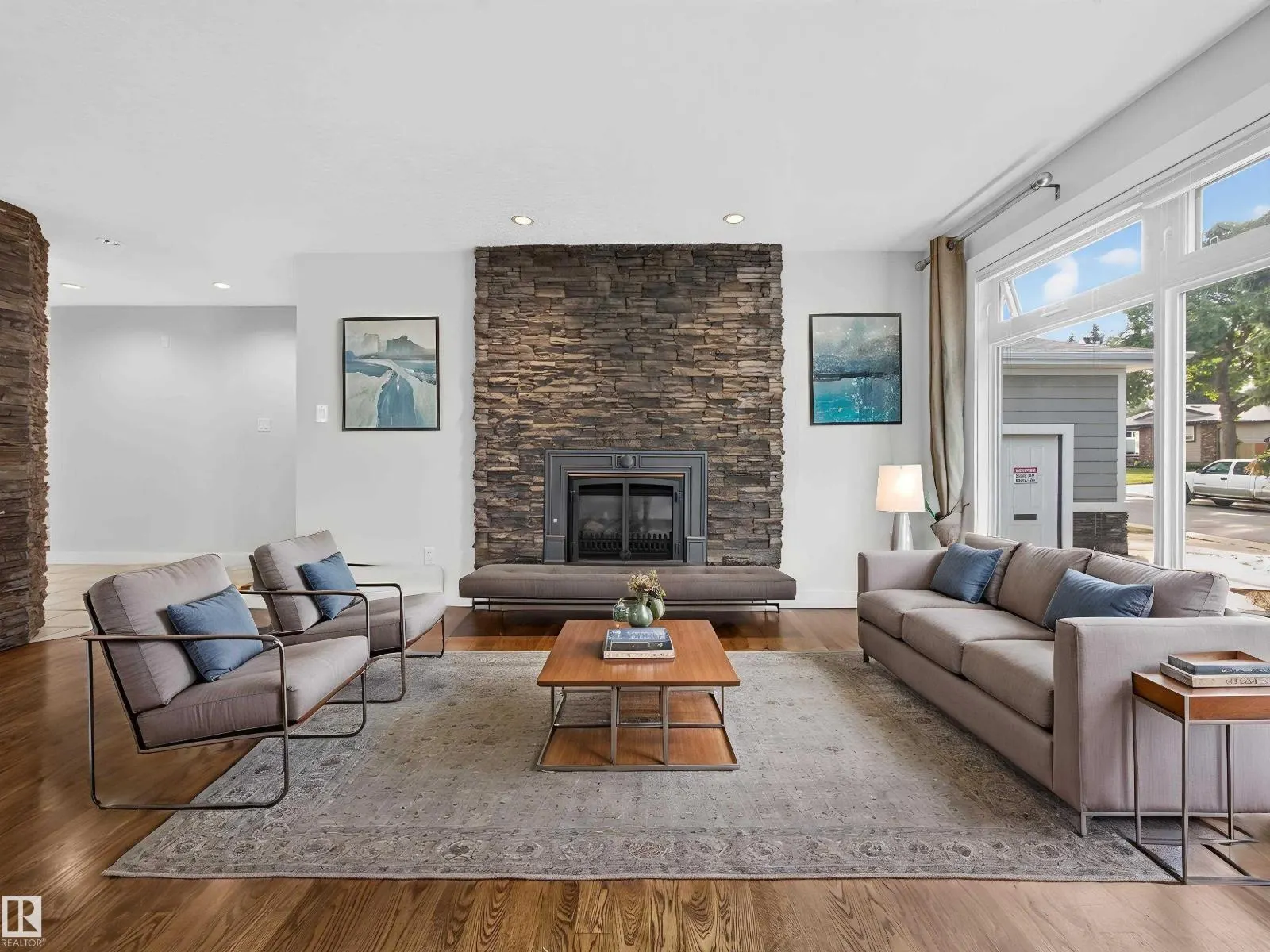 16 GREENWOOD WY