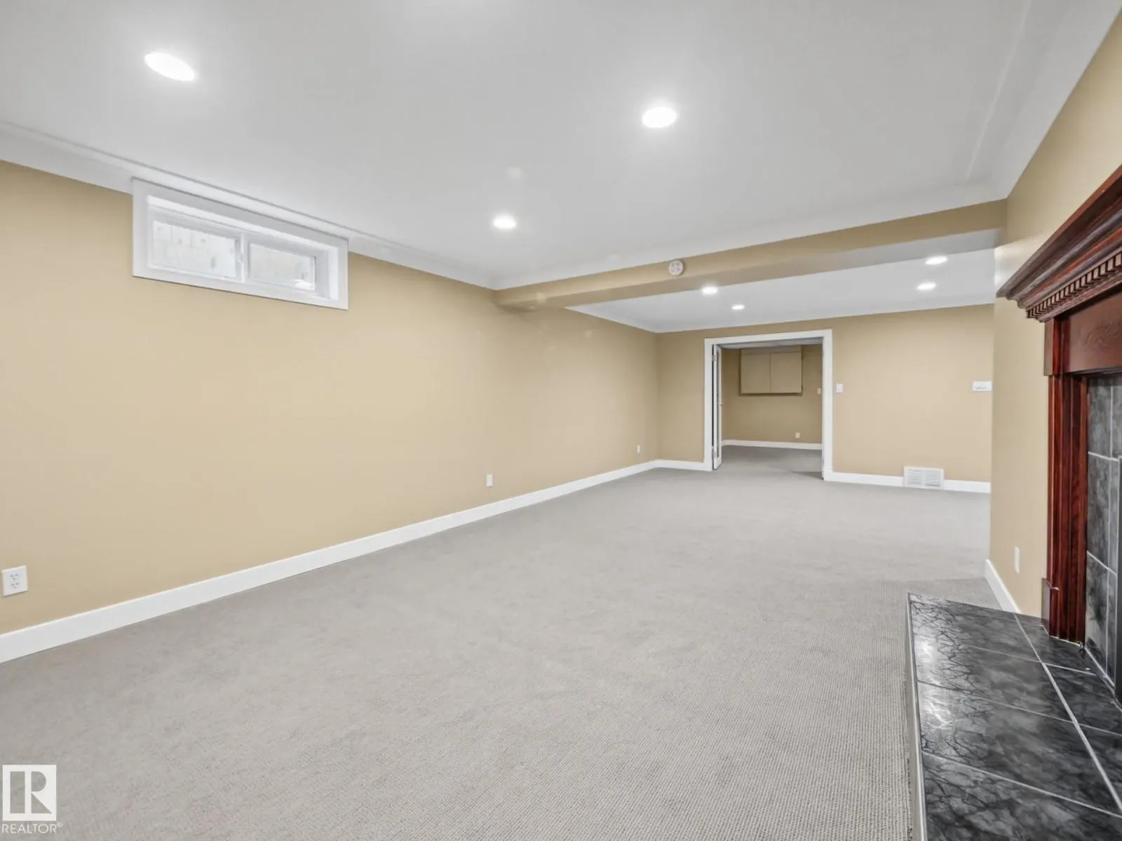 16 GREENWOOD WY