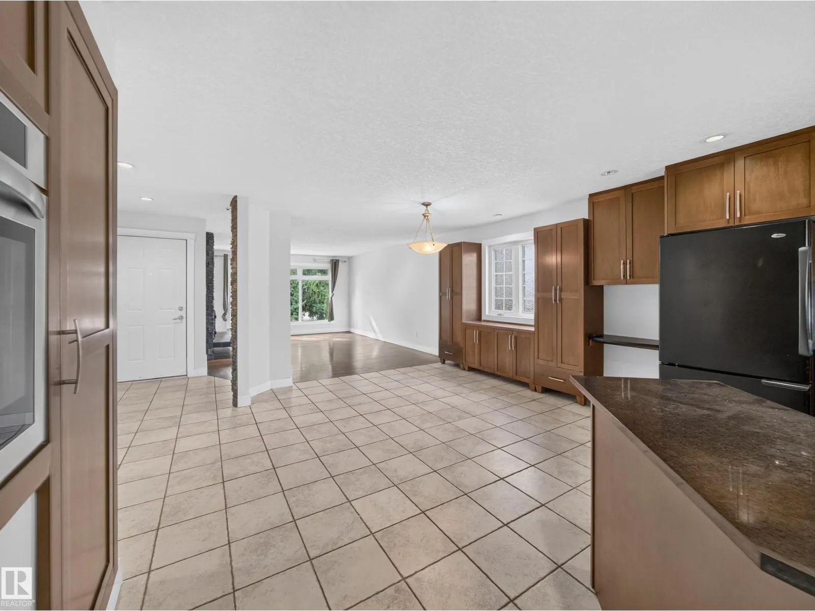 16 GREENWOOD WY