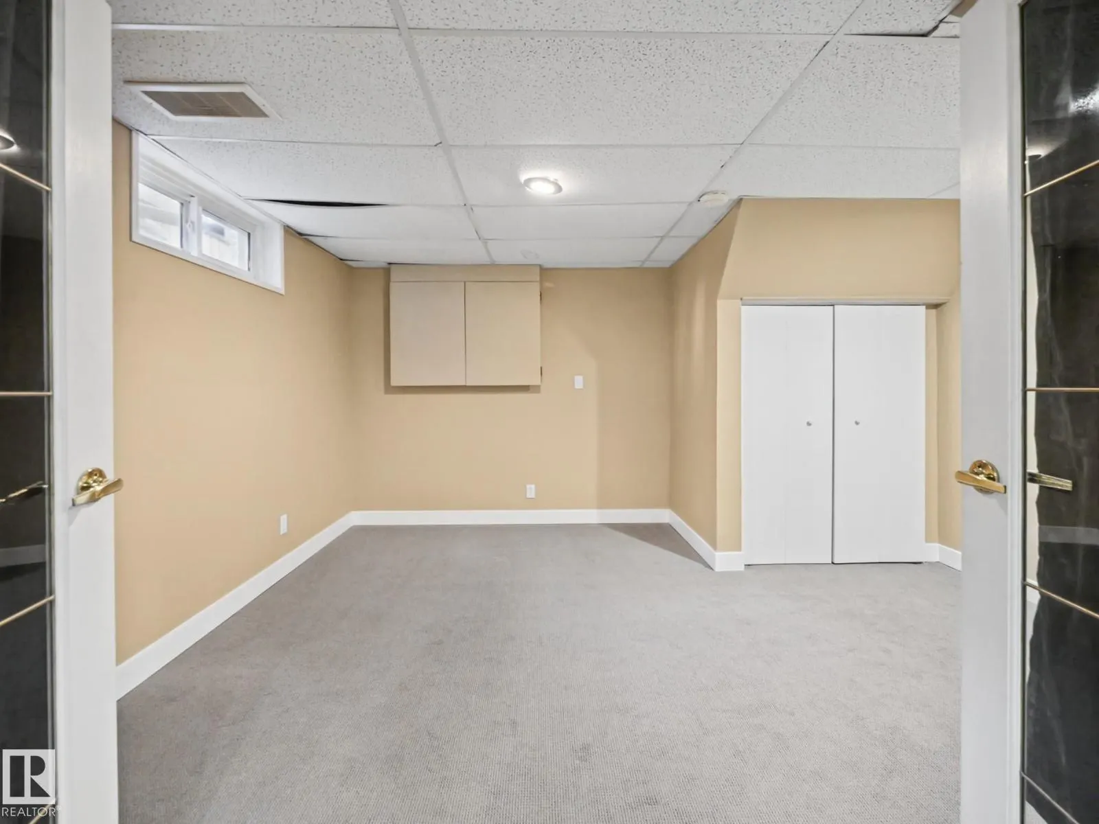 16 GREENWOOD WY