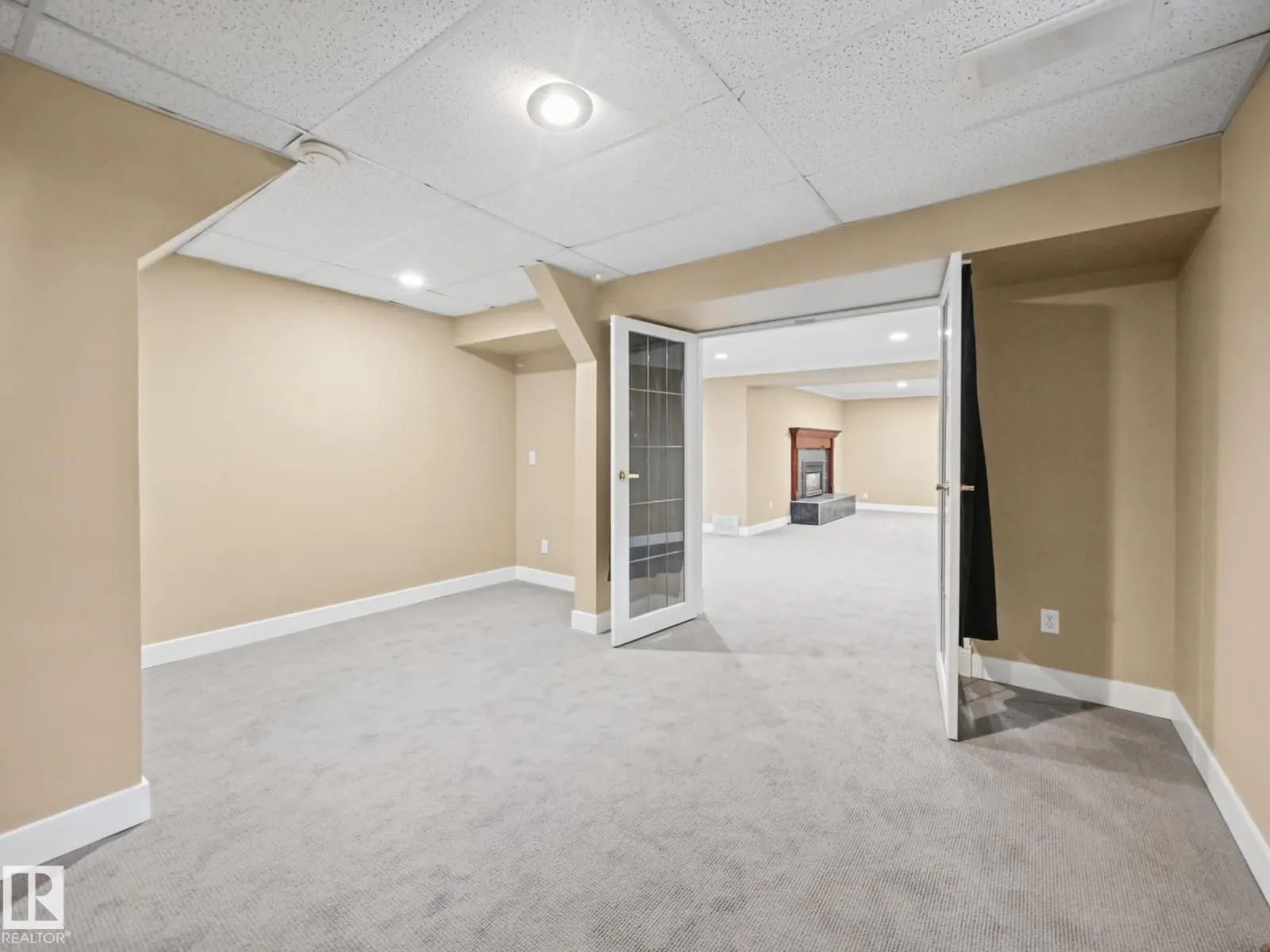 16 GREENWOOD WY