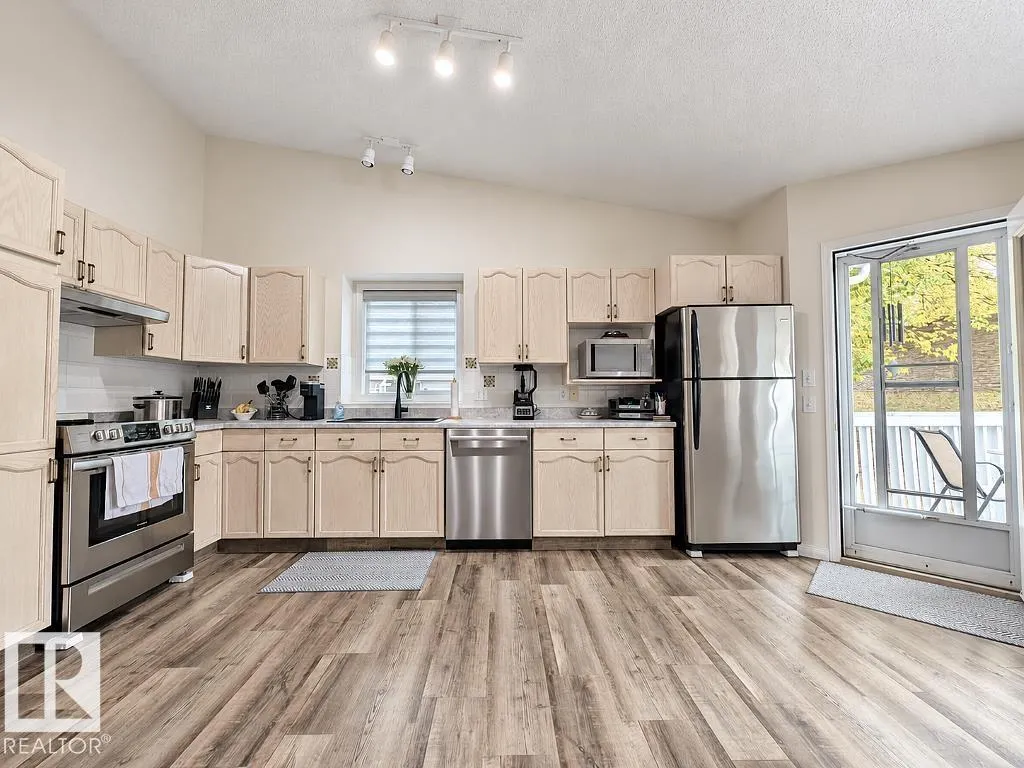 #25 20 DEERBOURNE DR