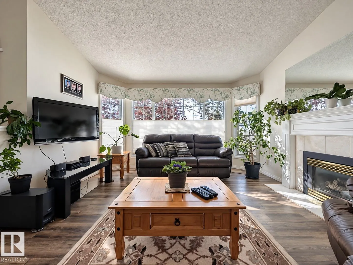 #25 20 DEERBOURNE DR
