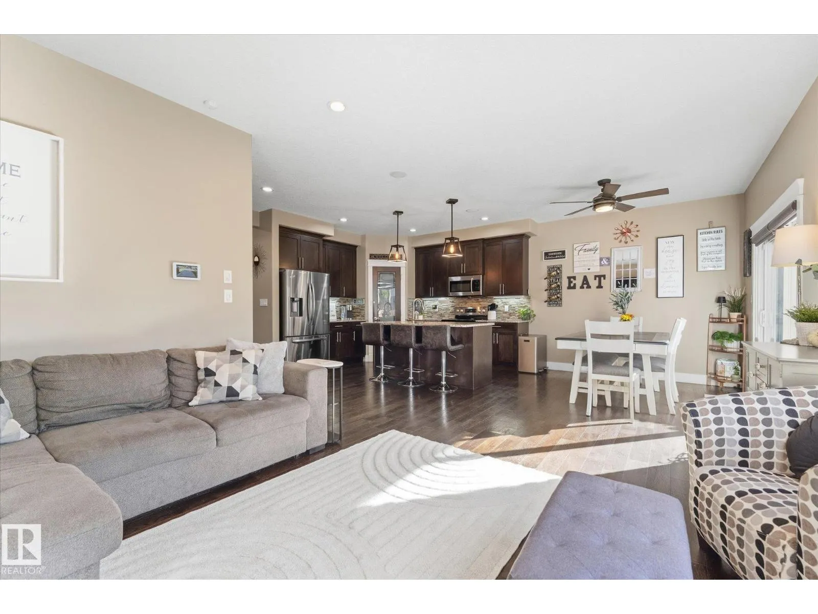 53 RIDGEVIEW CL