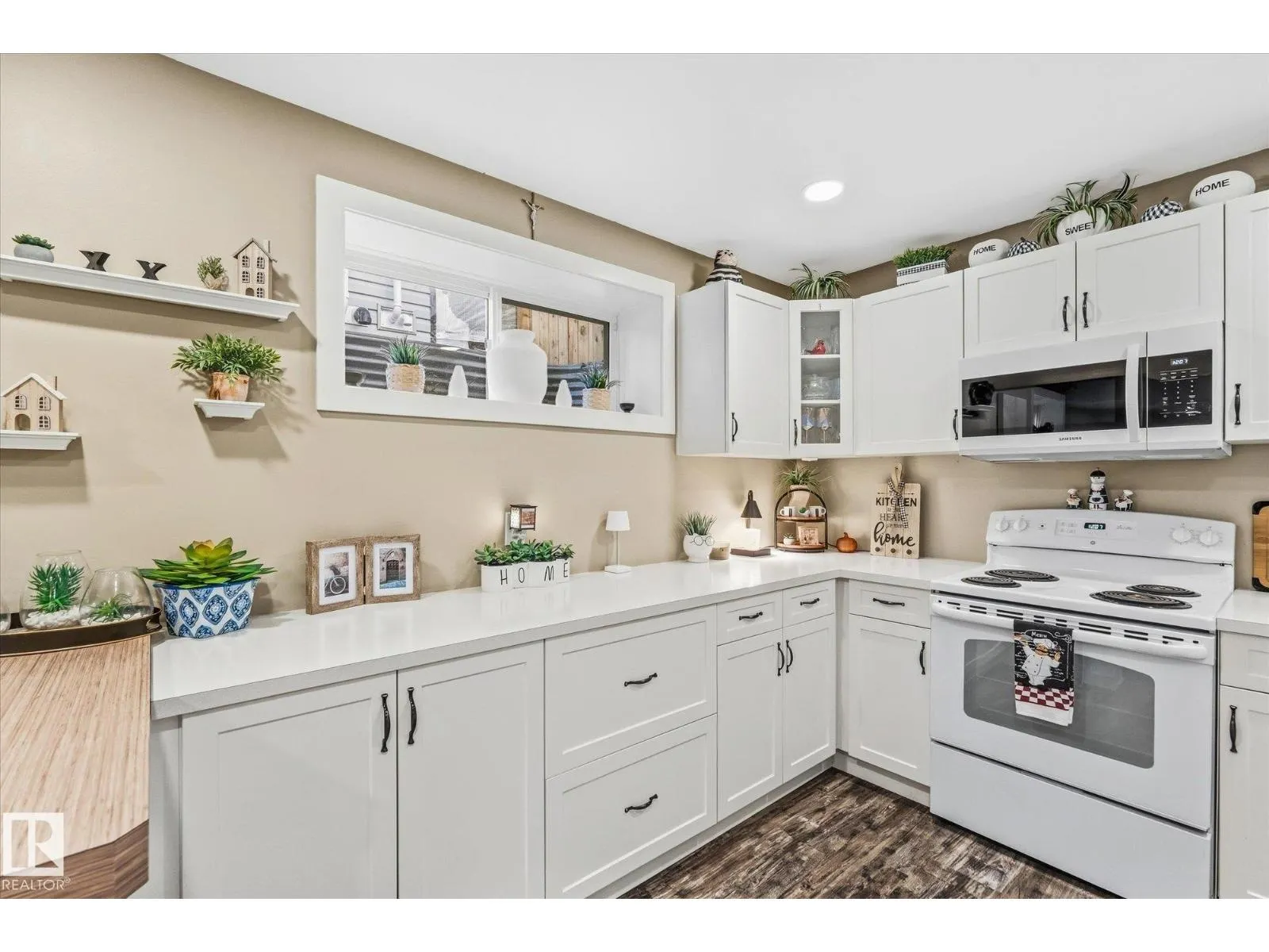 53 RIDGEVIEW CL