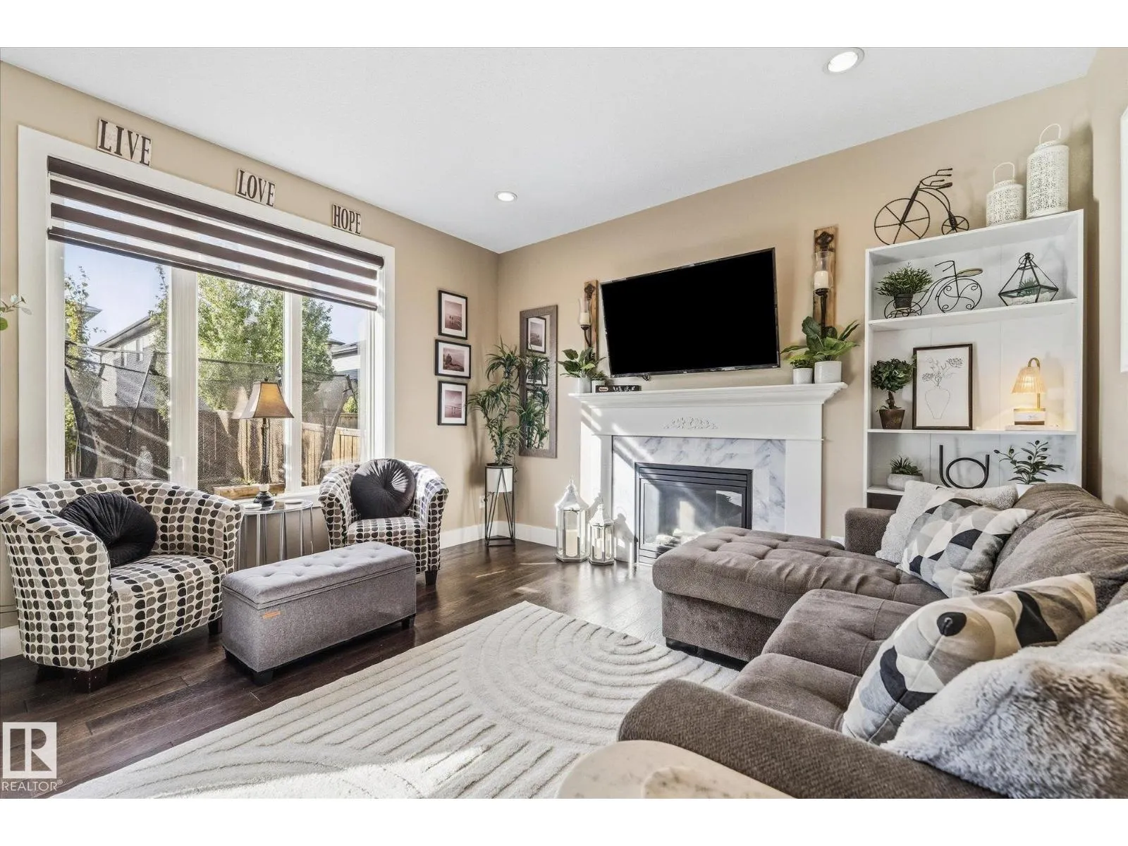 53 RIDGEVIEW CL
