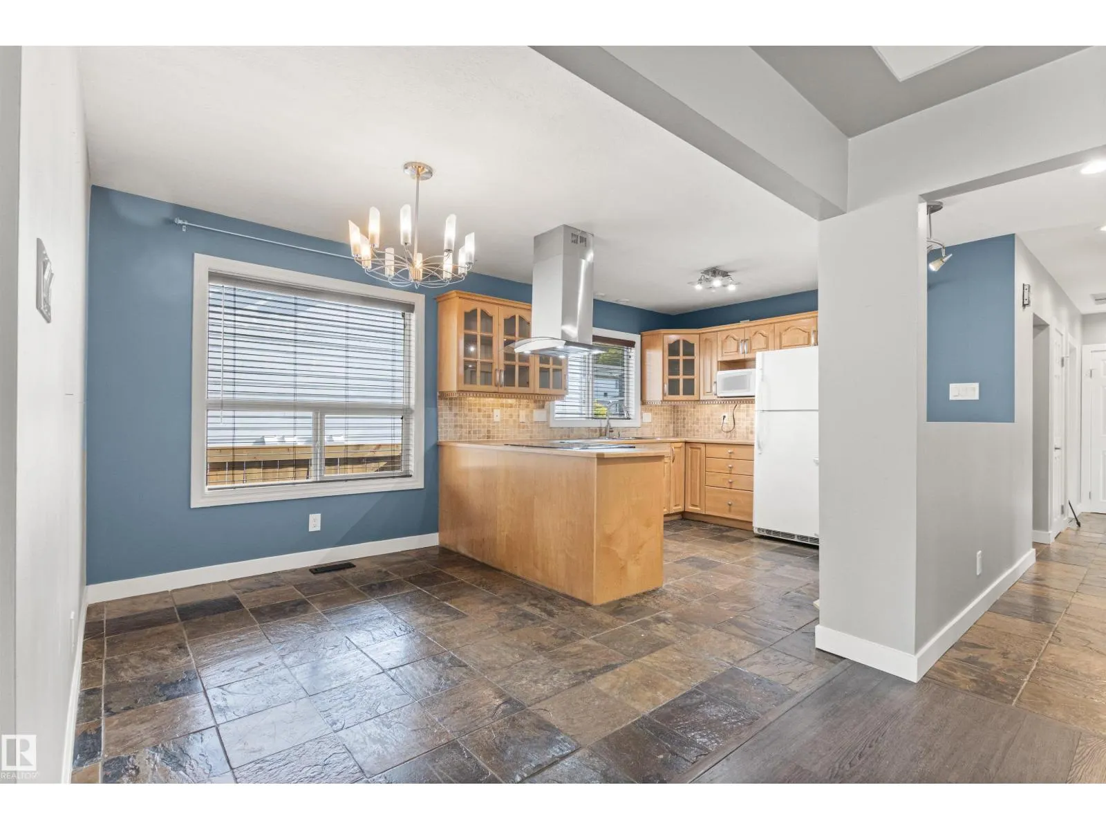 10753 79 AV NW
