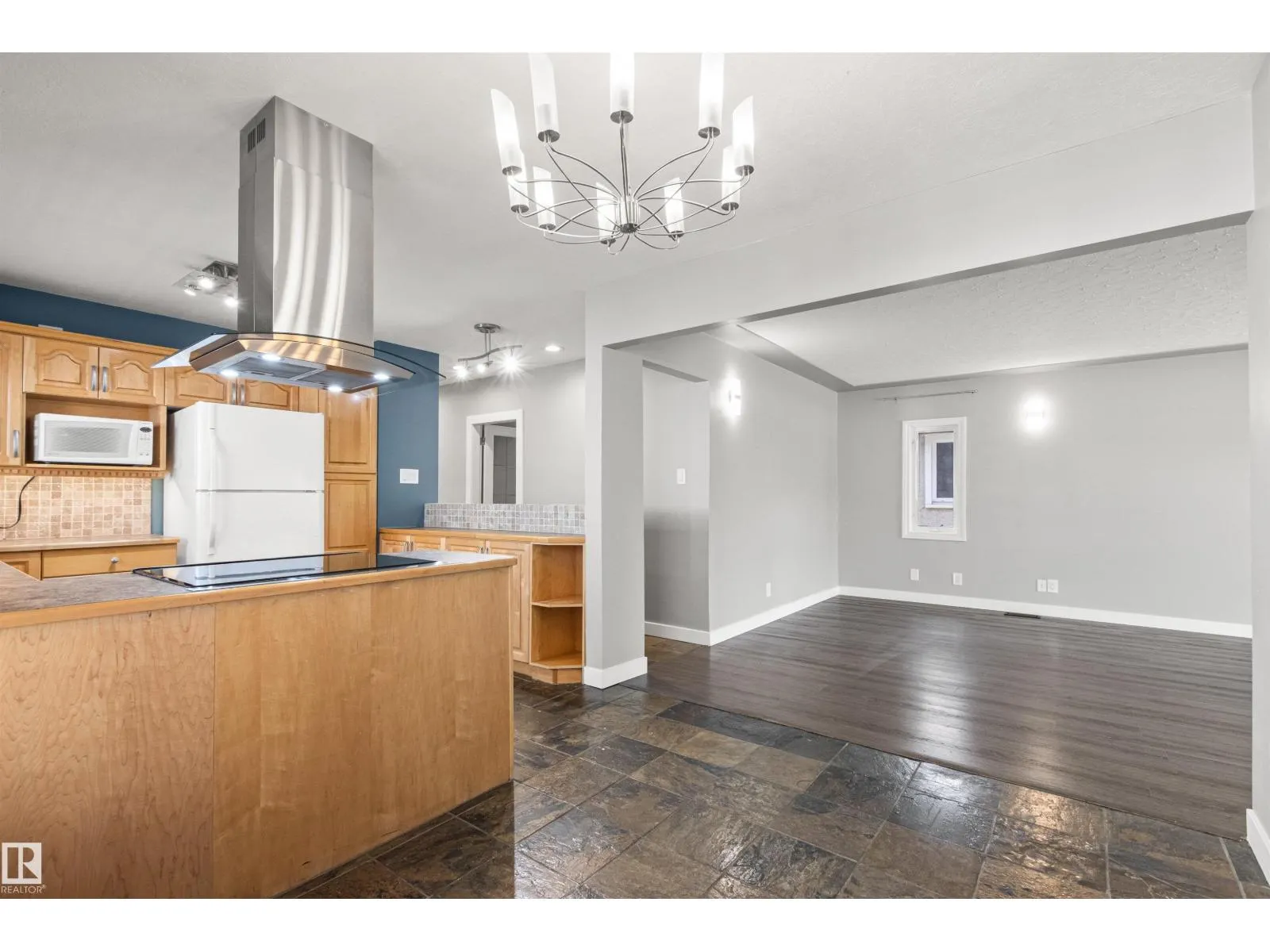 10753 79 AV NW