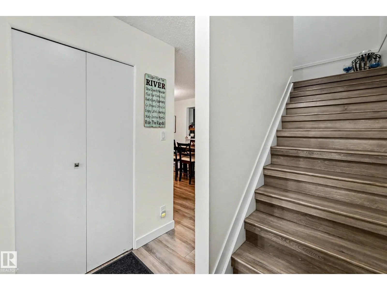 15 AKINSDALE GD
