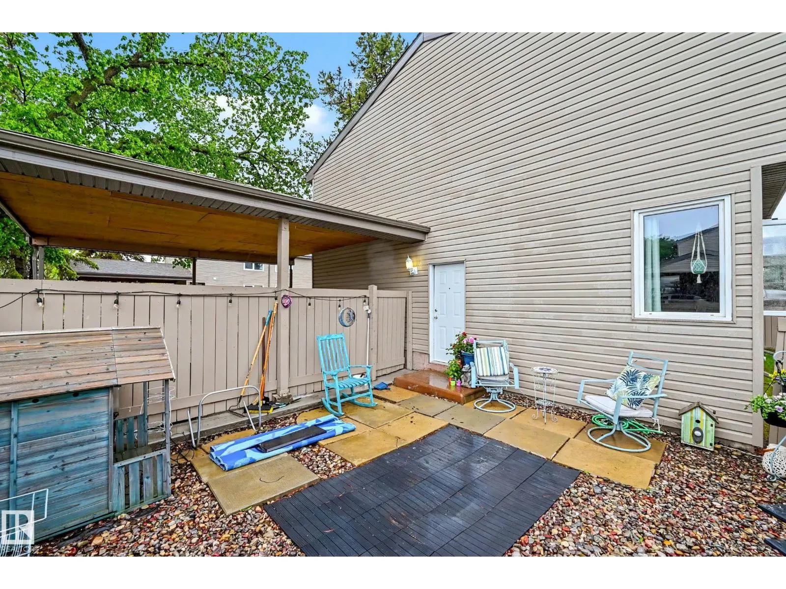 15 AKINSDALE GD