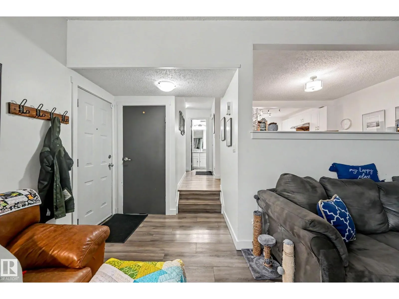15 AKINSDALE GD