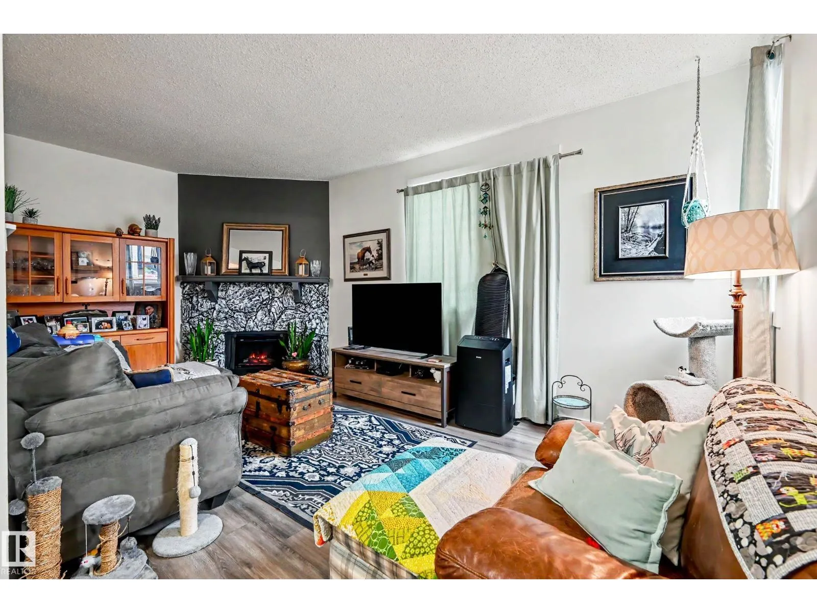 15 AKINSDALE GD