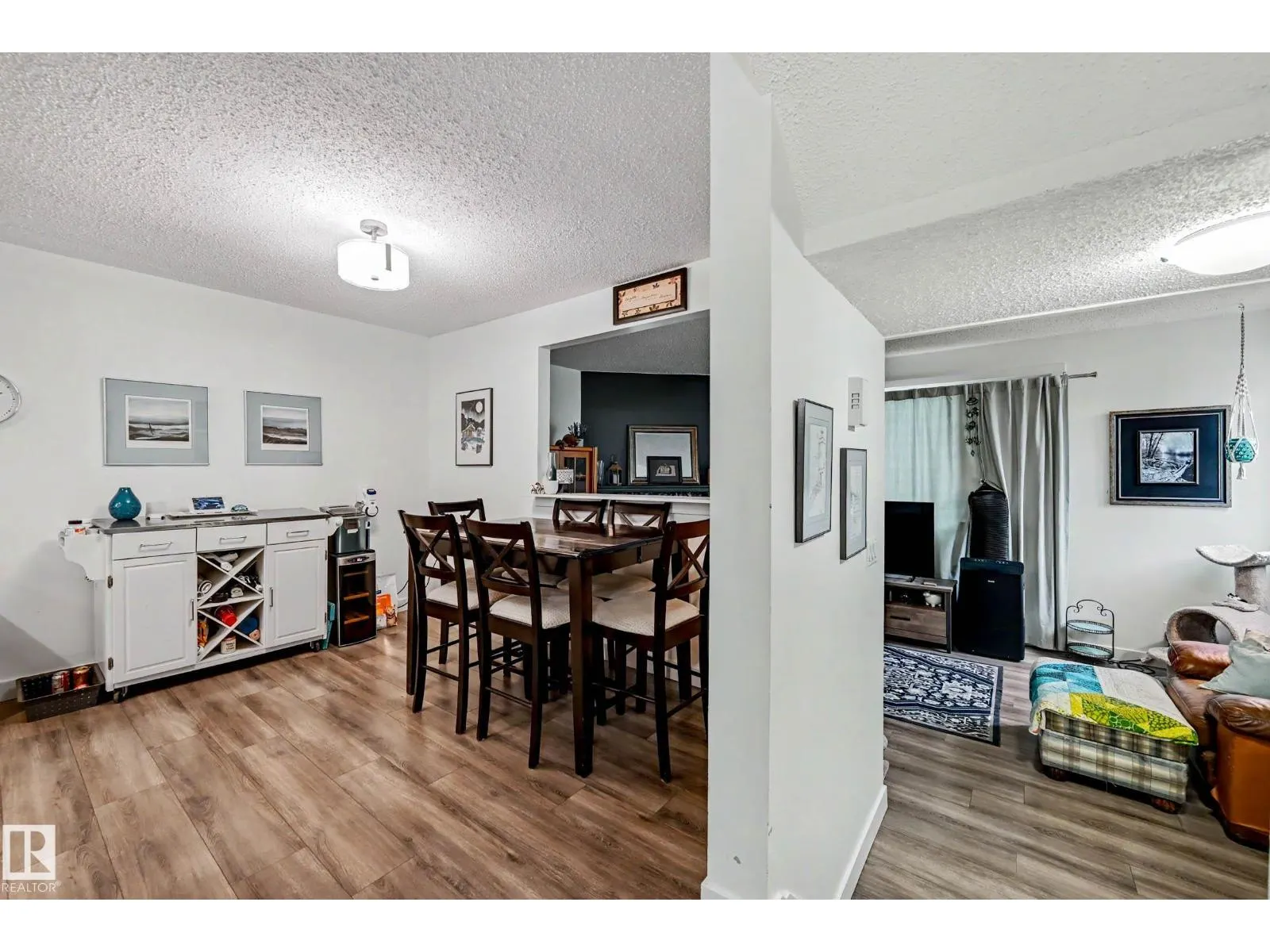 15 AKINSDALE GD