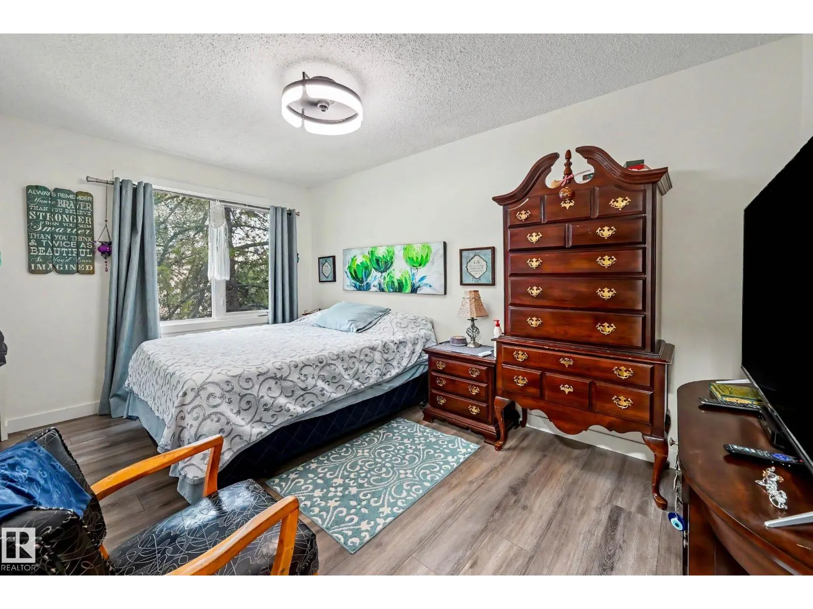 15 AKINSDALE GD
