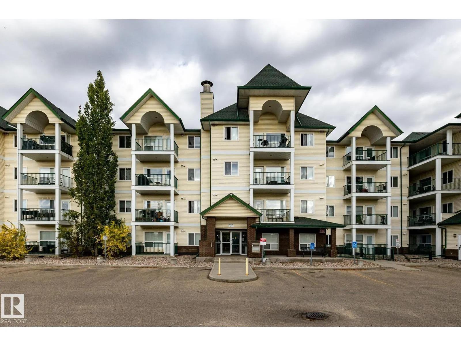 #310 13635 34 ST NW