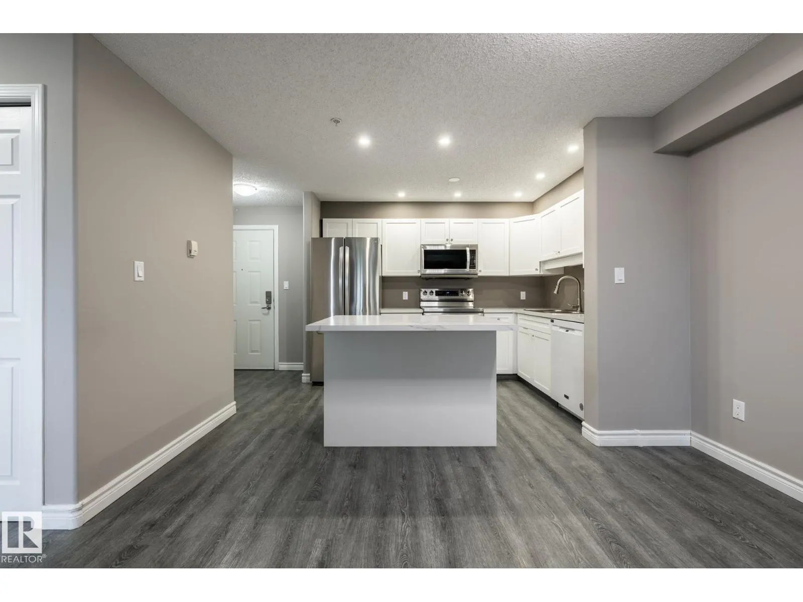 #310 13635 34 ST NW
