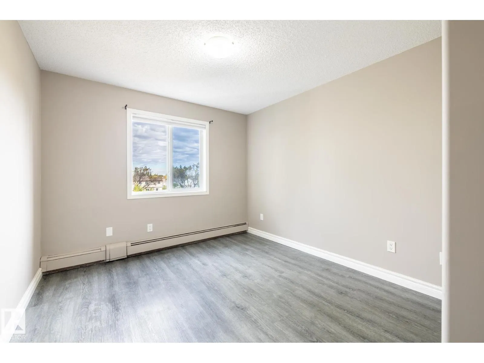 #310 13635 34 ST NW
