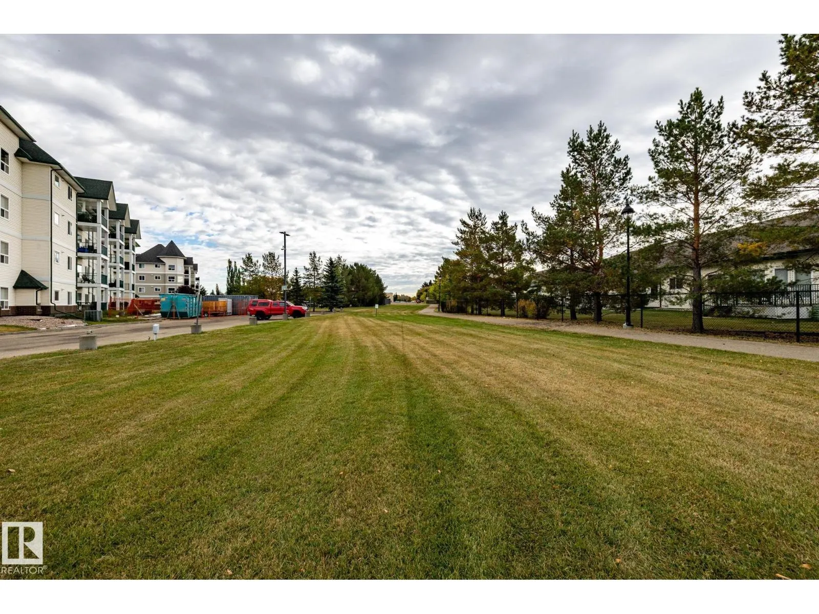 #310 13635 34 ST NW
