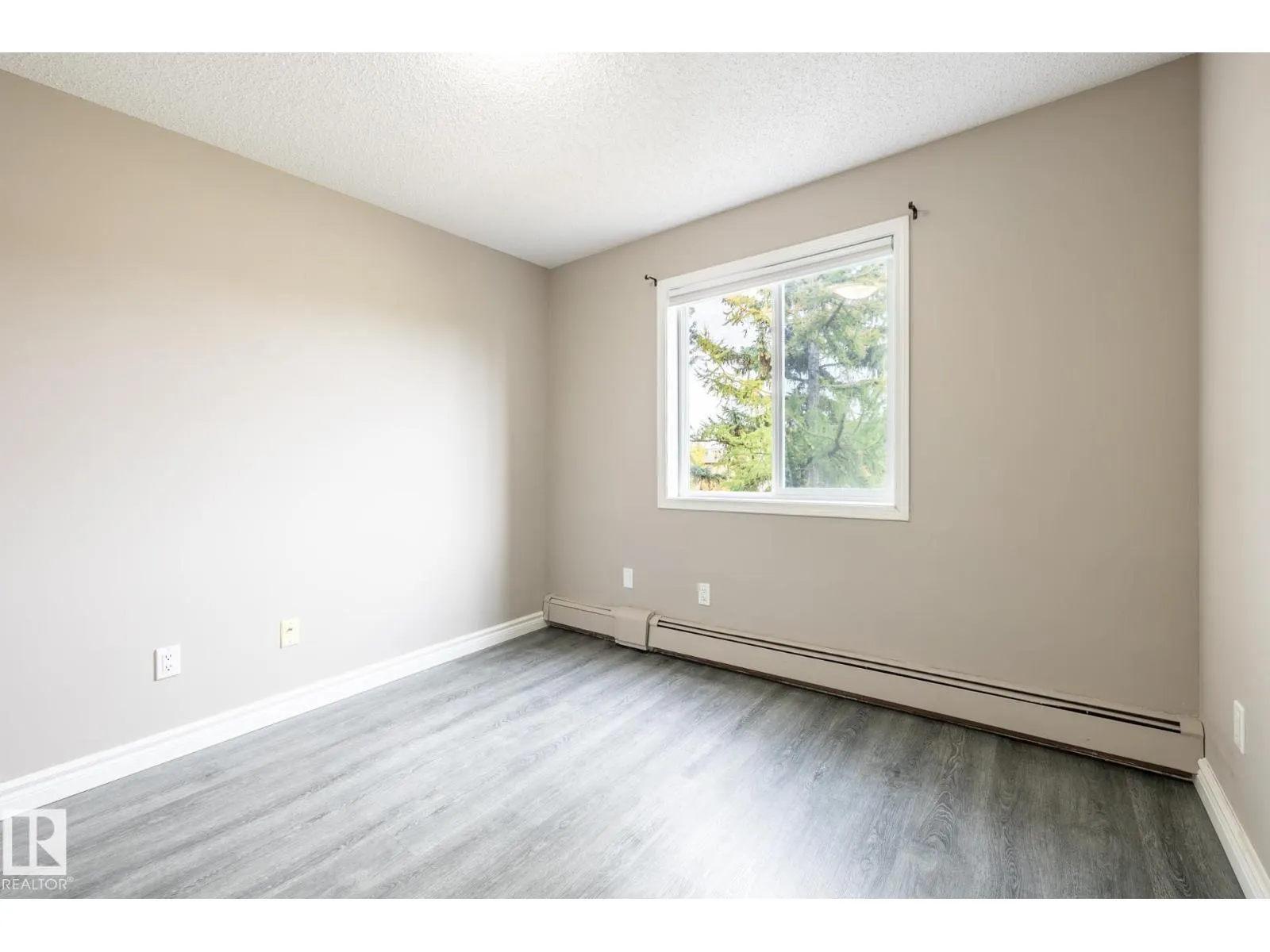 #310 13635 34 ST NW