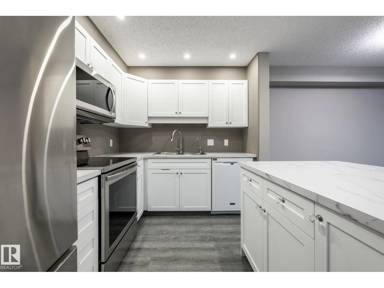 #310 13635 34 ST NW