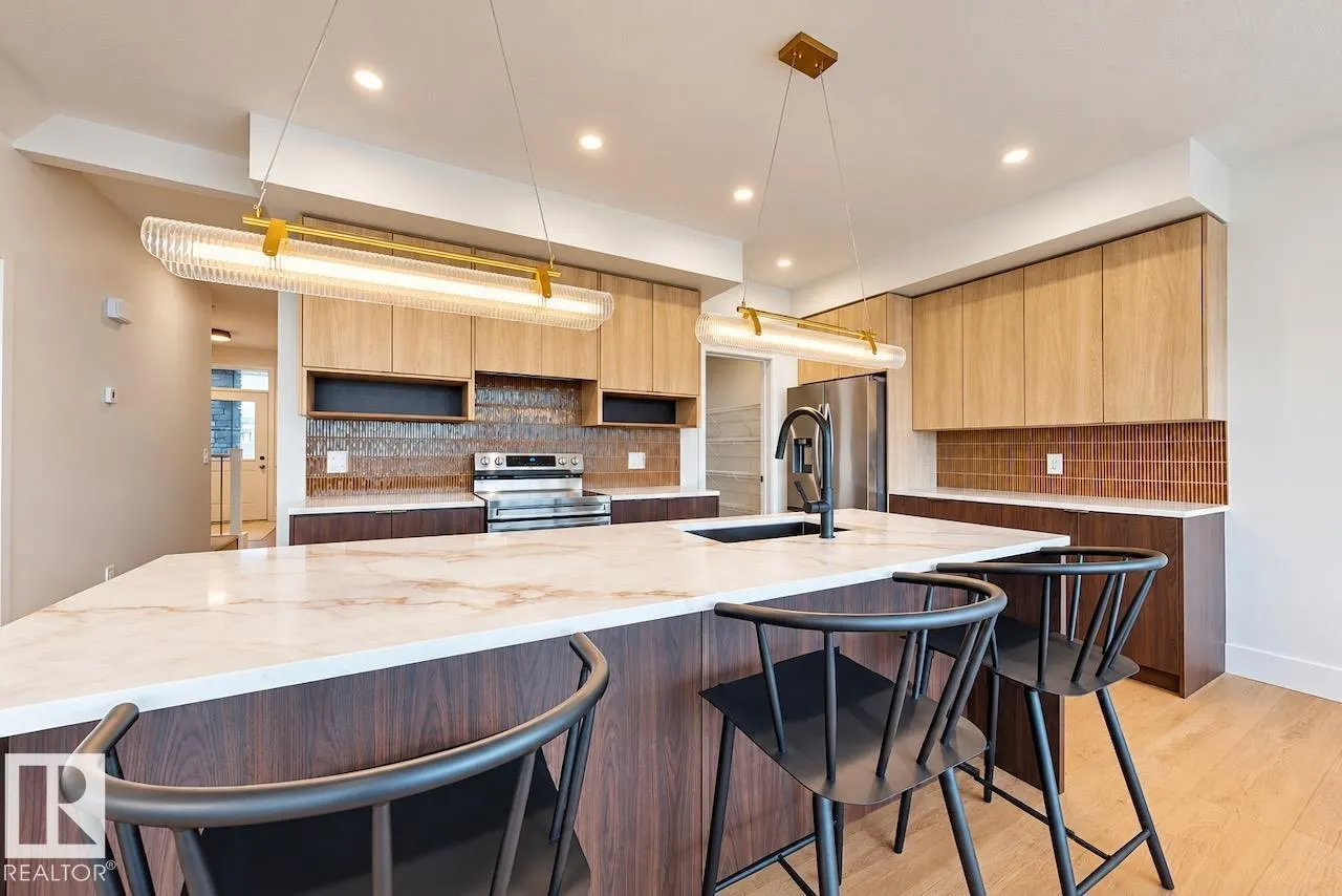 2216 Crossbill Link NW