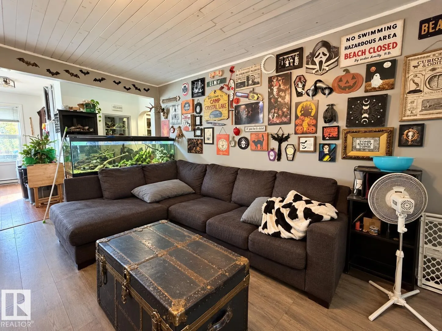 12026 77 ST NW