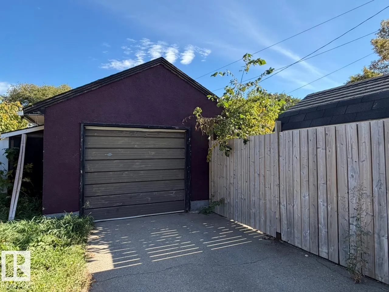12026 77 ST NW