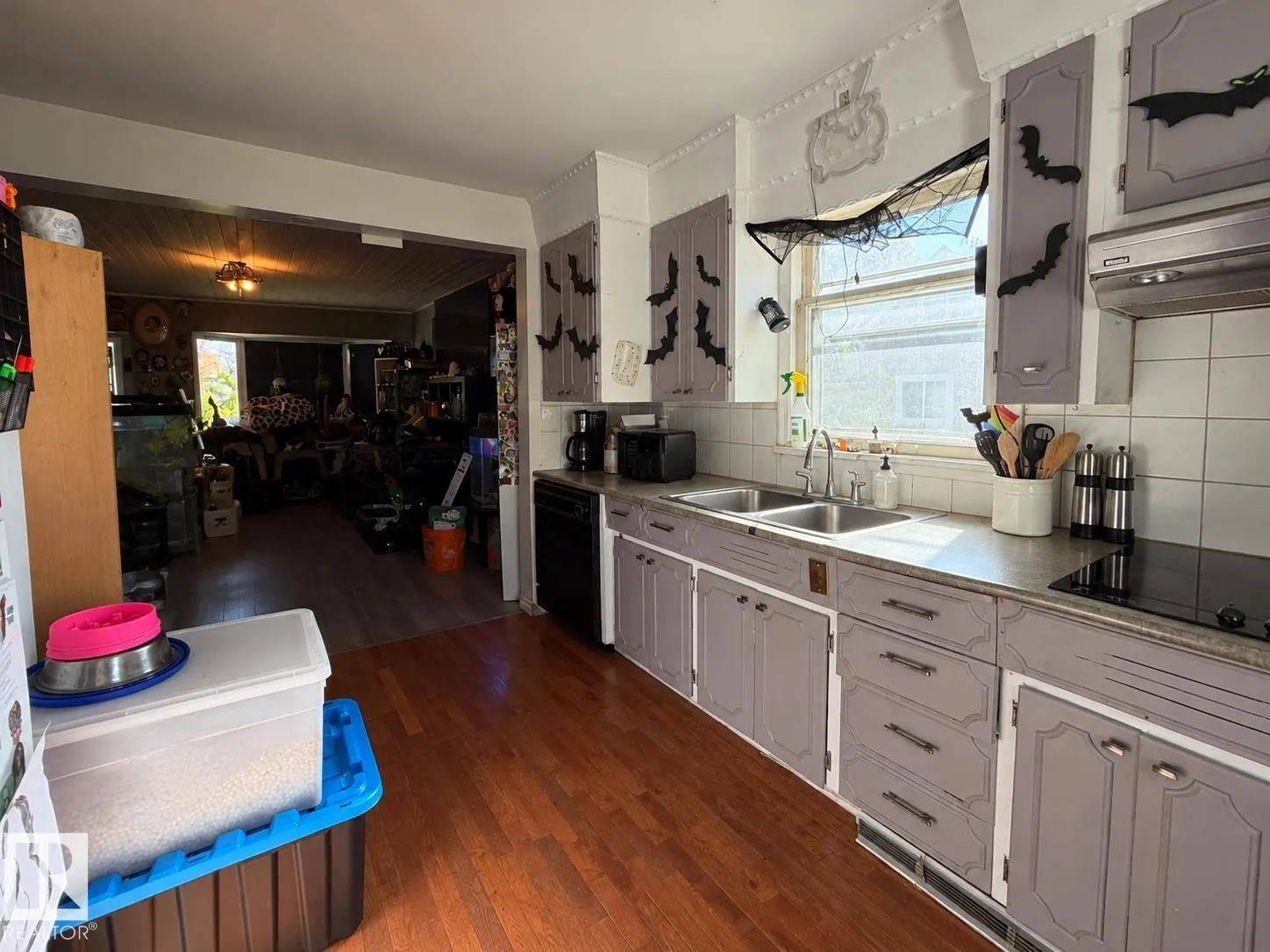 12026 77 ST NW