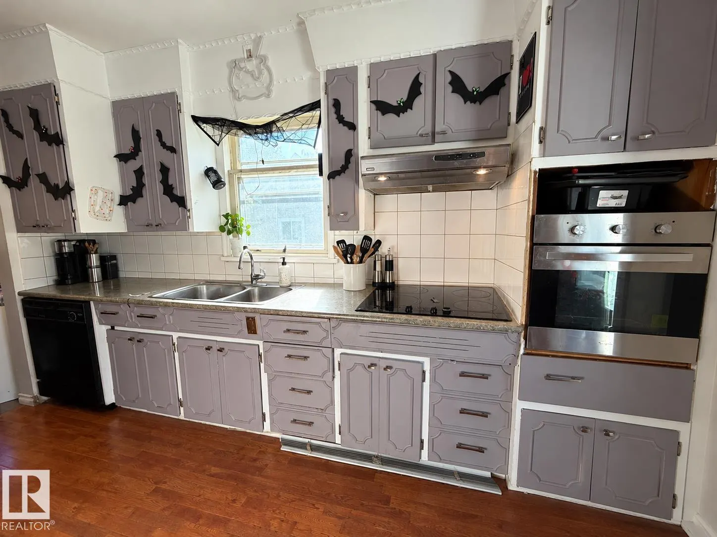 12026 77 ST NW